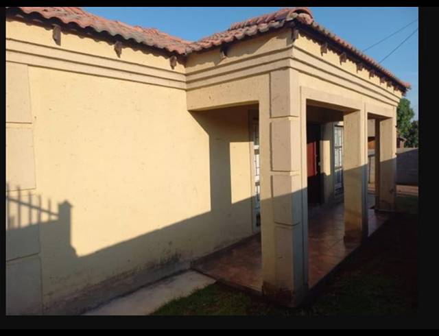 3 BEDROOM HOUSE FOR SALE IN SOSHANGUVE HH